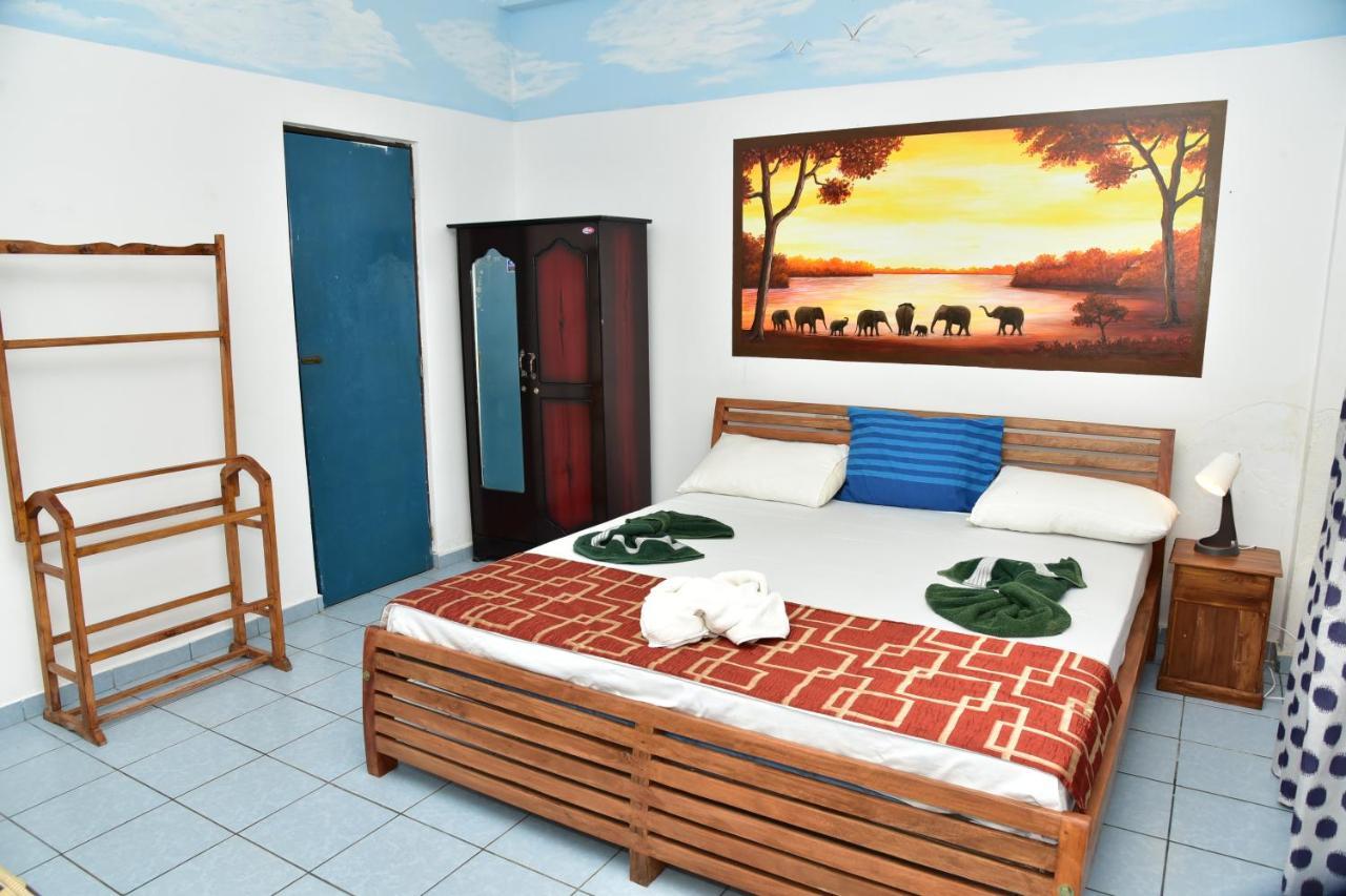 Hotel Happy Tuna Hikkaduwa Exterior photo