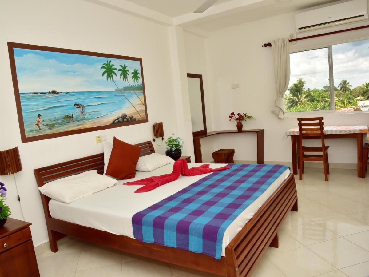 Hotel Happy Tuna Hikkaduwa Exterior photo
