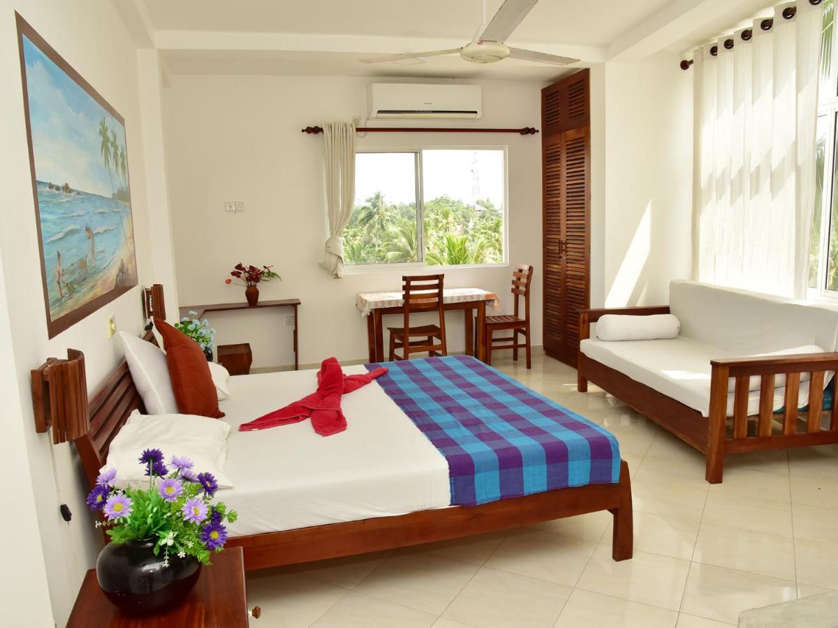 Hotel Happy Tuna Hikkaduwa Exterior photo