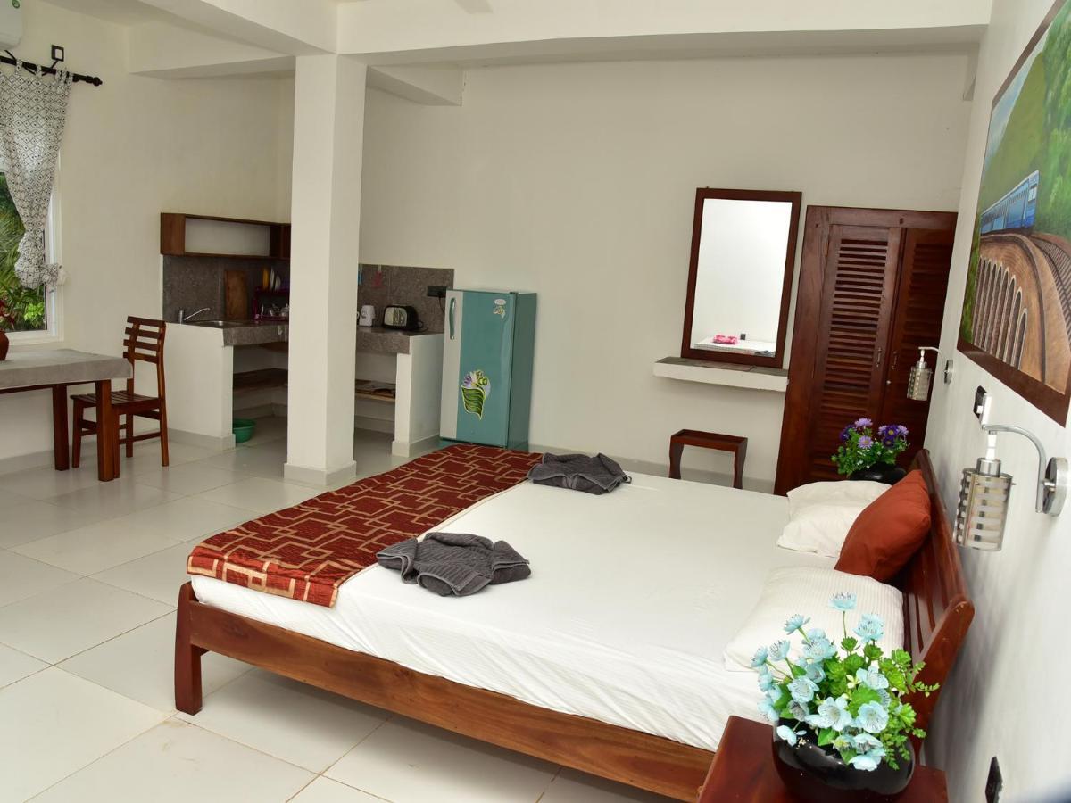 Hotel Happy Tuna Hikkaduwa Exterior photo